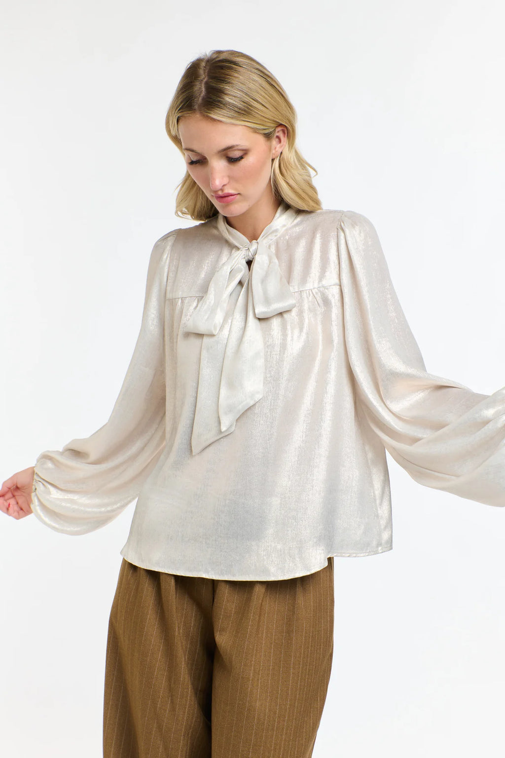 Summer Pussy Bow Top/ Champagne