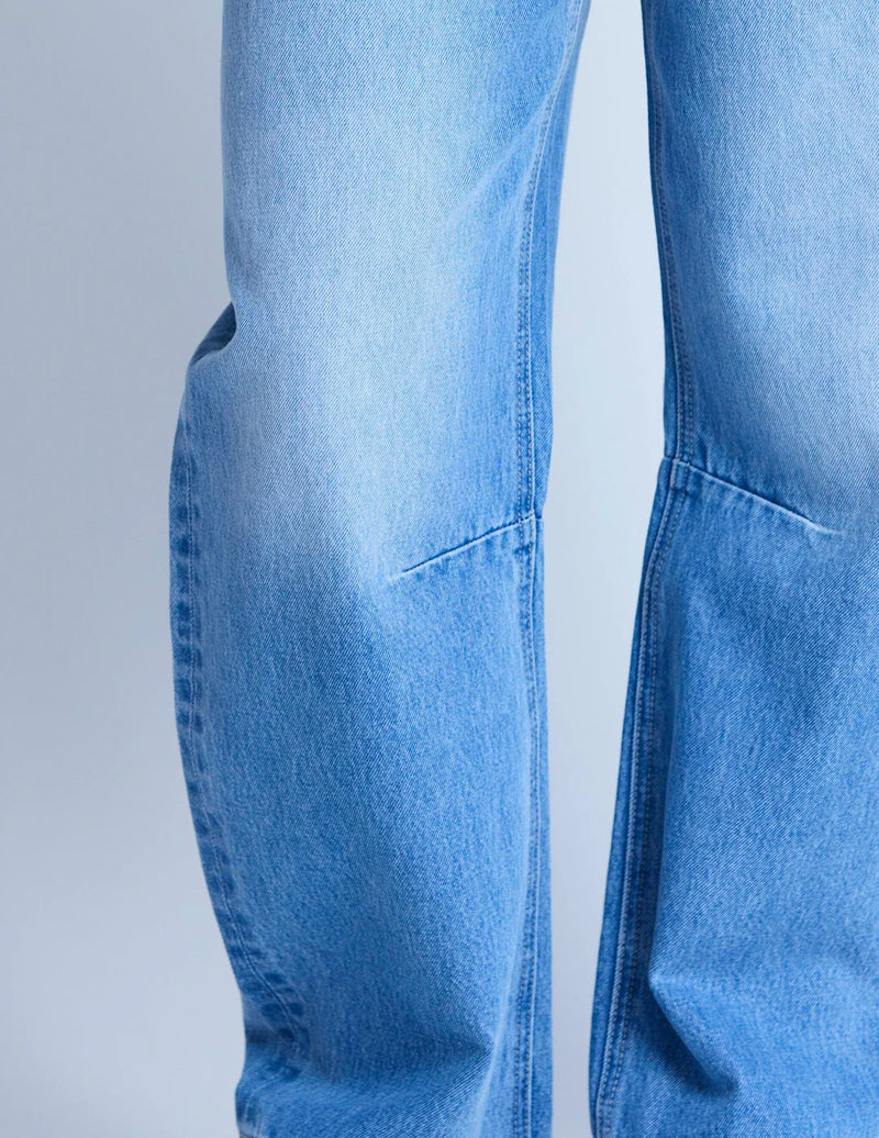 Carson Barrel Jean - Mid Blue Wash