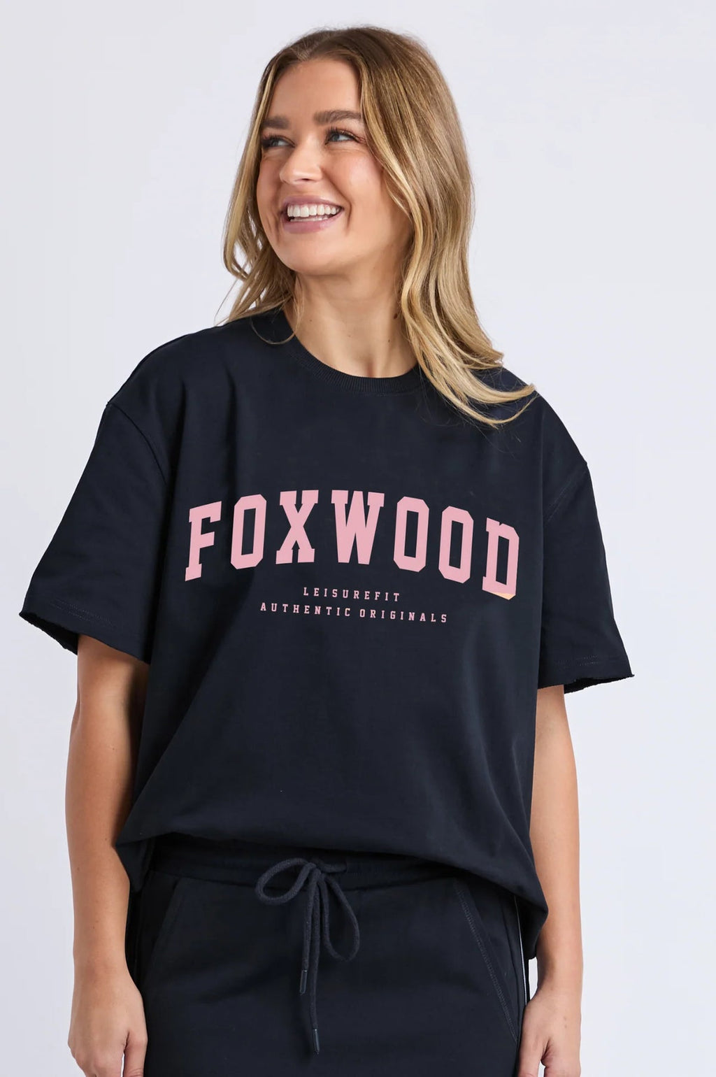 Interval Tee / Navy With Neon Pink