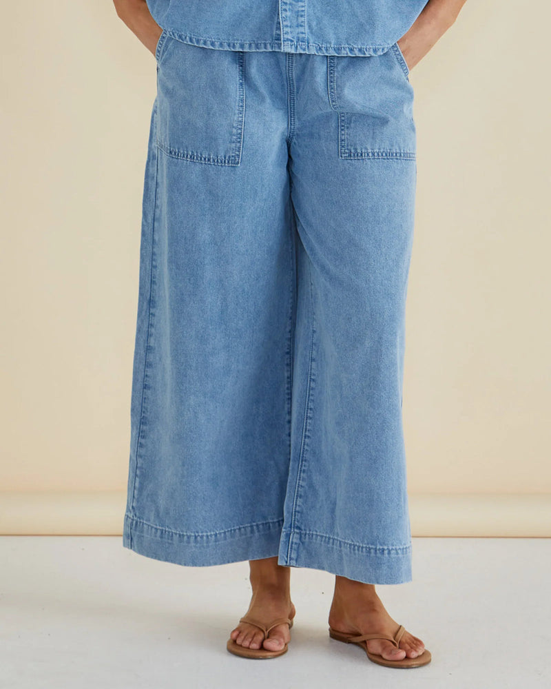 Saffra Relax Leg Jean / Medium Wash
