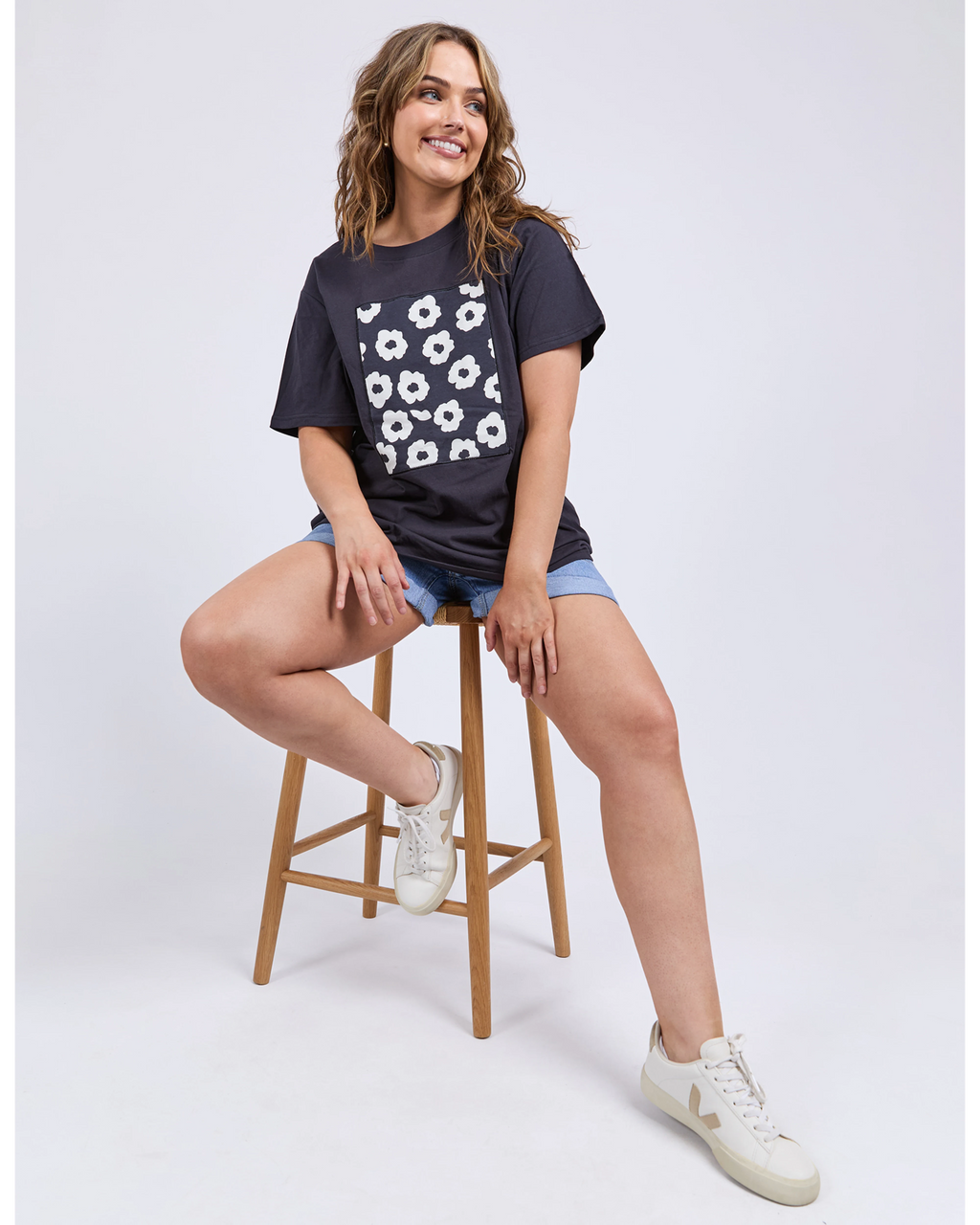Azalea Tee / Navy