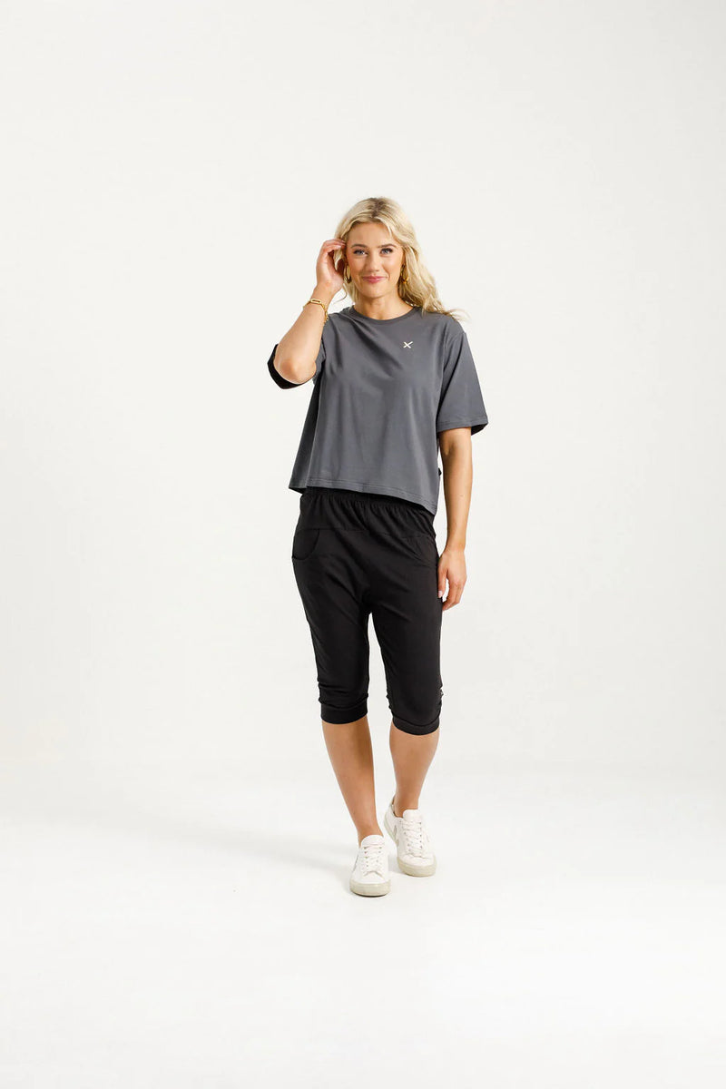 3/4 Apartment Pants / Black and Blossom Daisy