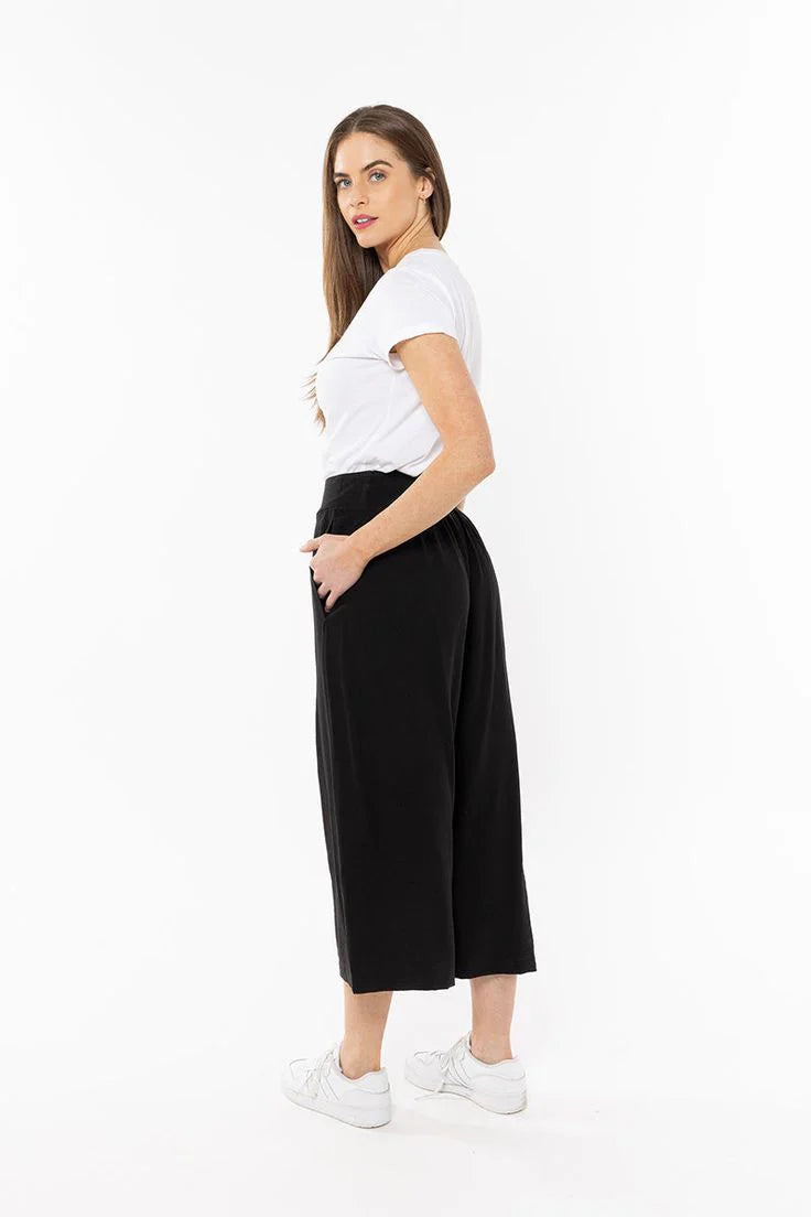 Essential Wide Leg Pants / Crop / Black