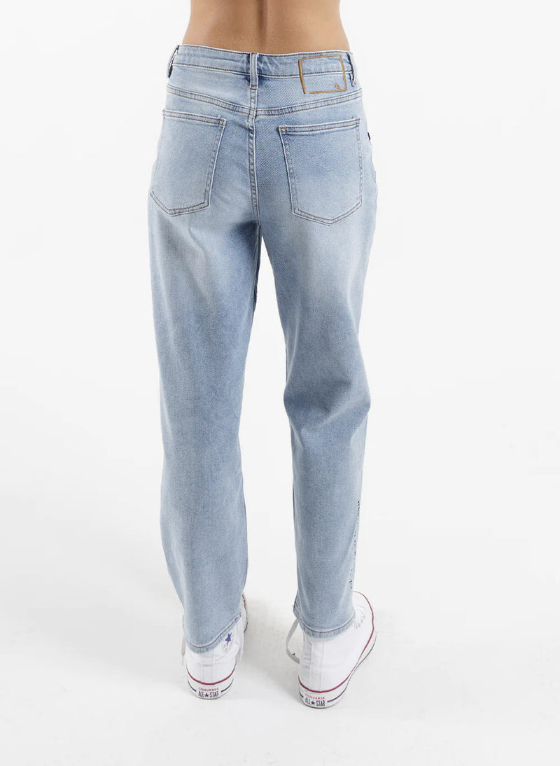 Take It Easy Jean / Washed Blue