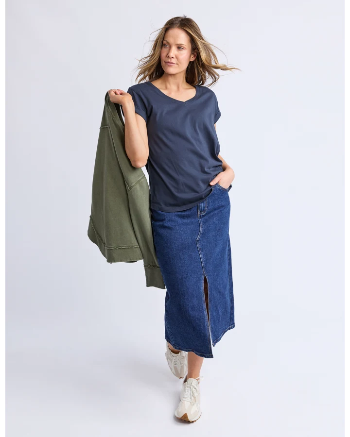 Manly Vee Neck Tee / Navy