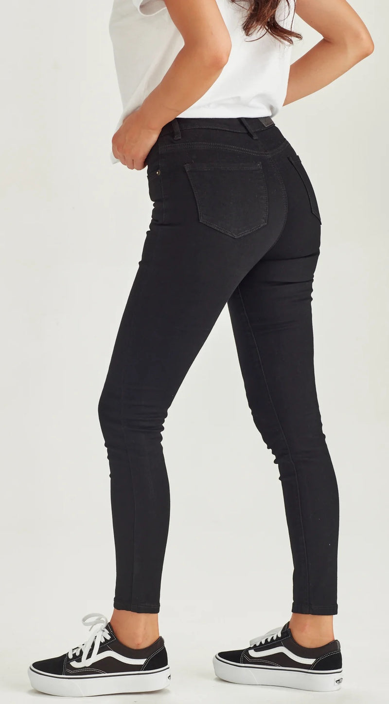 Slip Ankle Grazer Jean - Black