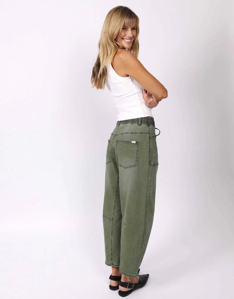 Leo Barrel Jean / Khaki