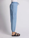 Teigan Pant / Light Wash