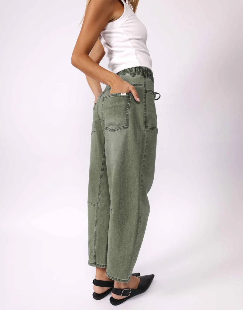 Leo Barrel Jean / Khaki