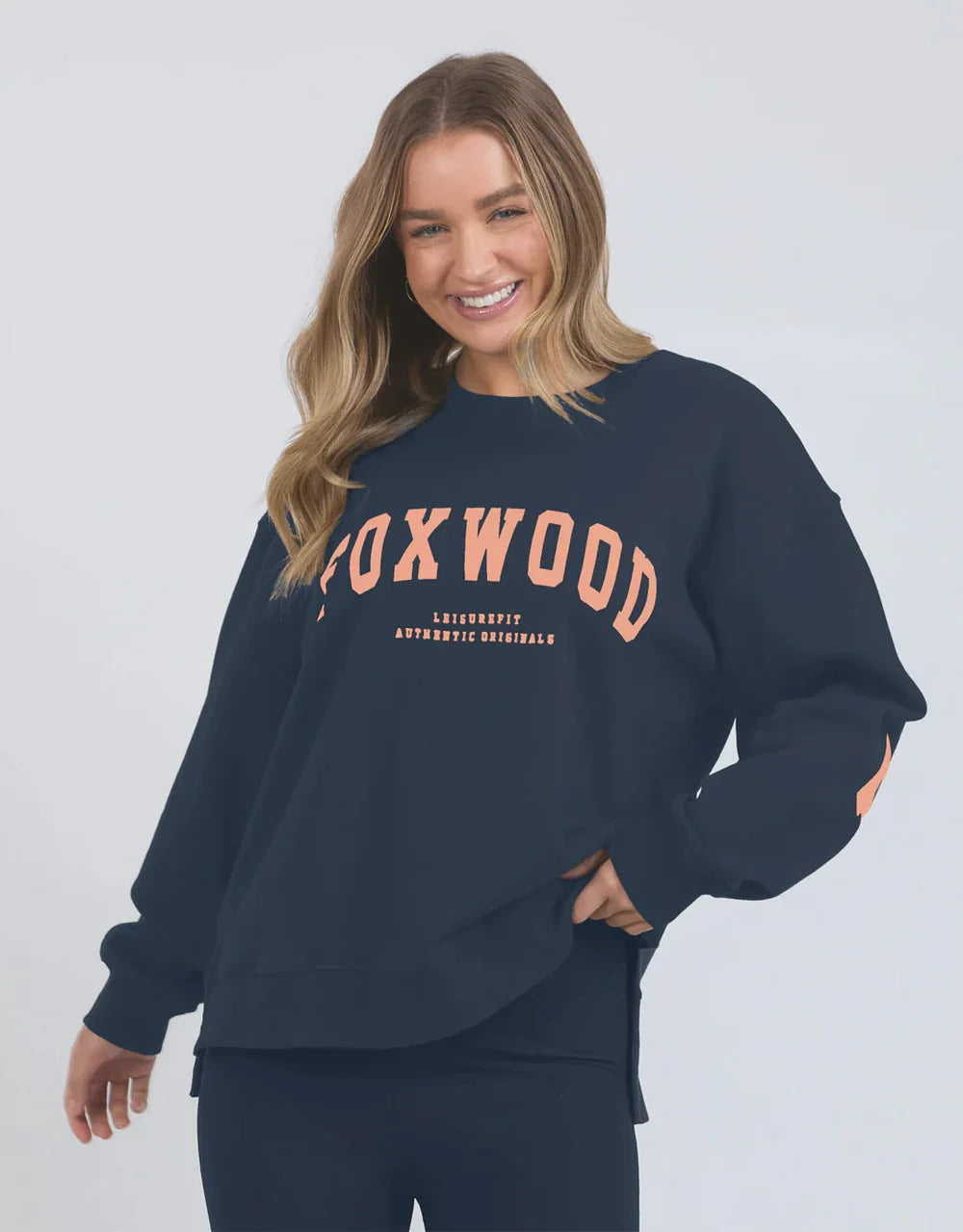 Interval Crew / Navy With Peach