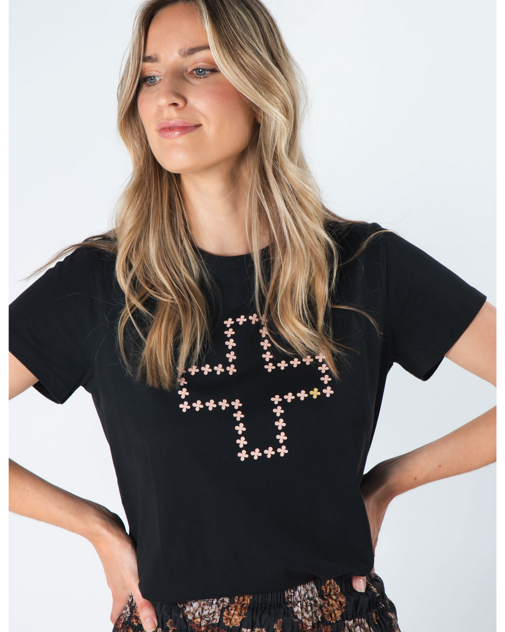 T-Shirt Black Antique Rose Cross