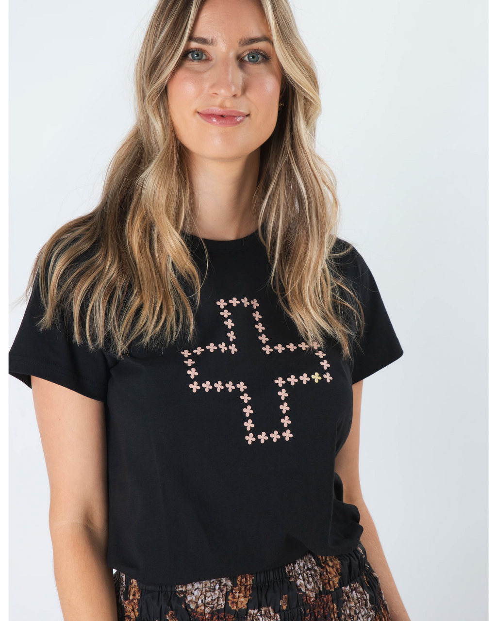 T-Shirt Black Antique Rose Cross