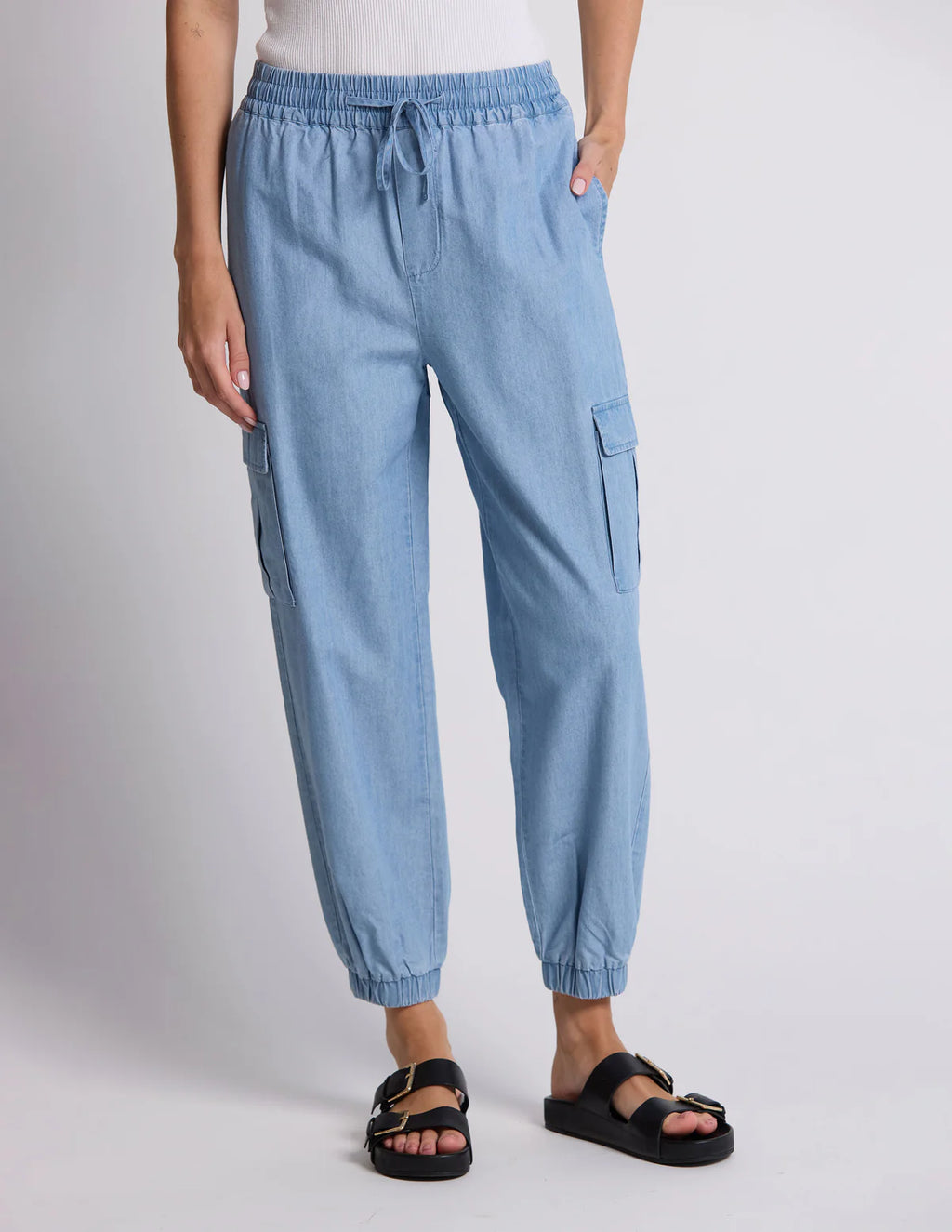 Teigan Pant / Light Wash