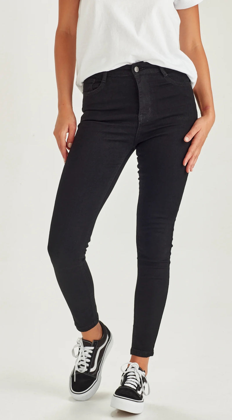 Slip Ankle Grazer Jean - Black