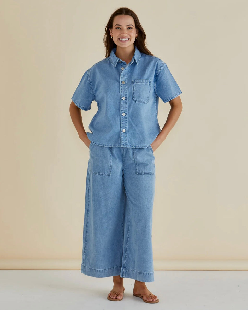 Saffra Relax Leg Jean / Medium Wash