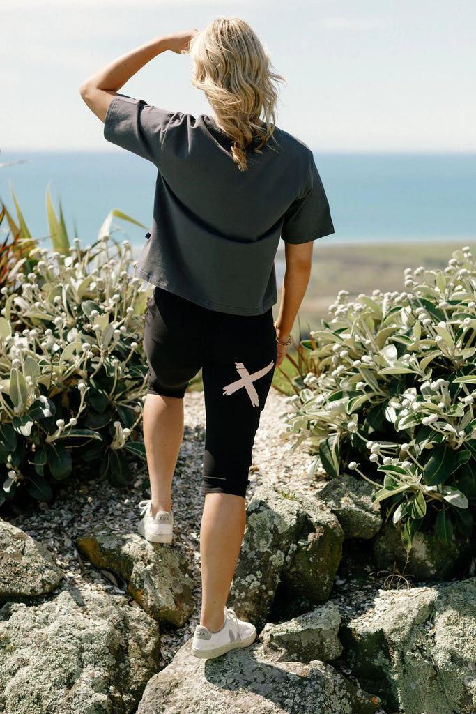 3/4 Apartment Pants / Black and Blossom Daisy