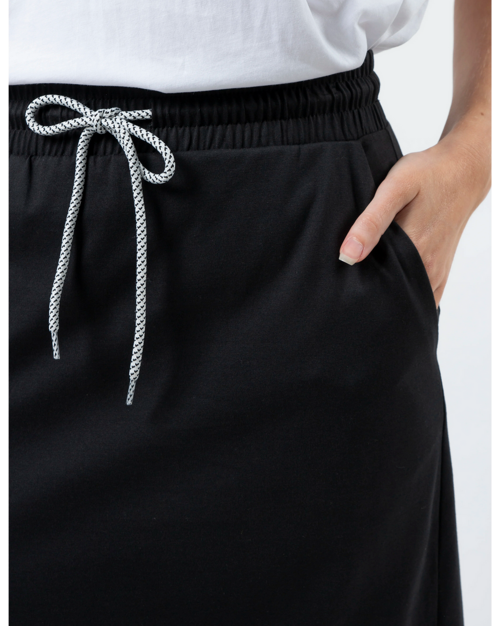 Essentials Skirt - Black